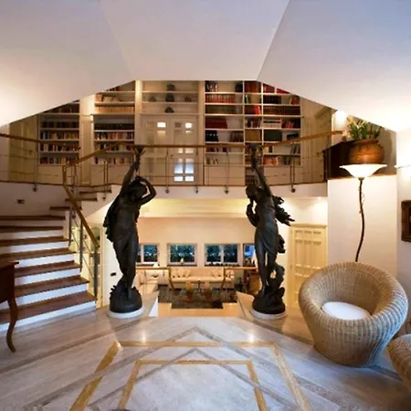 Lux Villa